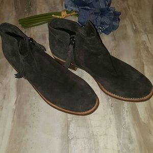 Dolce Vita ankle boots. Size 9.